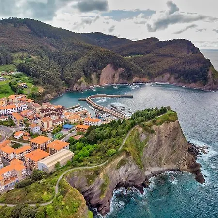 아파트 Atsedenportua *